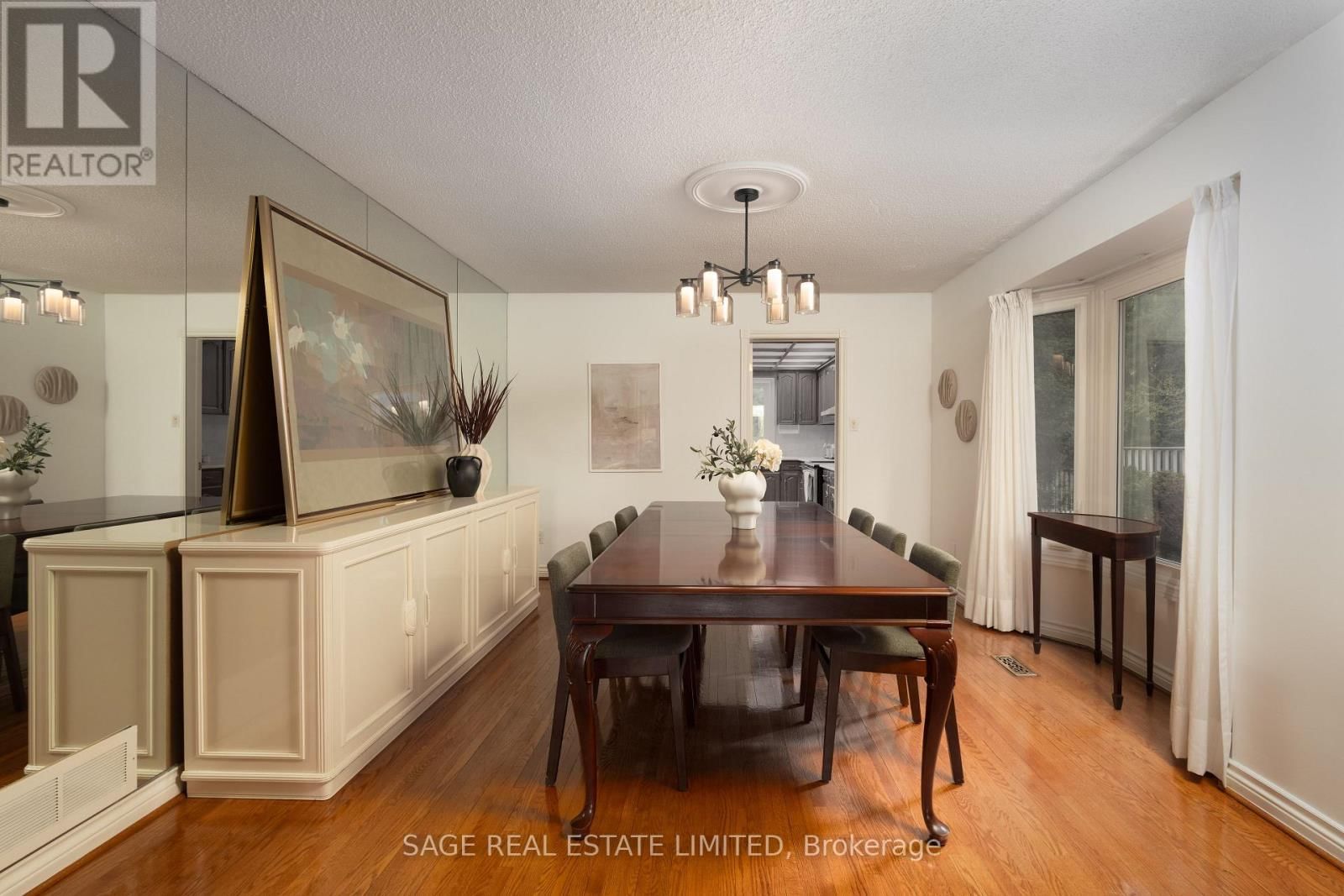 172 BURNHAMTHORPE ROAD Image 26