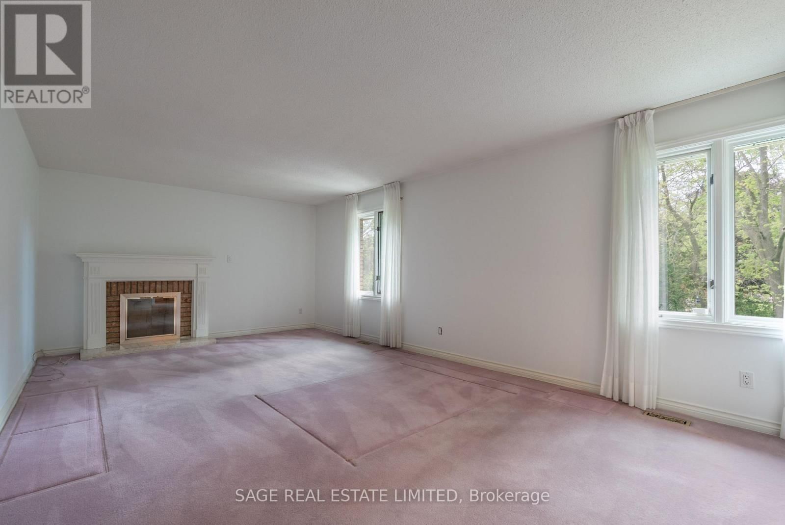 172 BURNHAMTHORPE ROAD Image 34