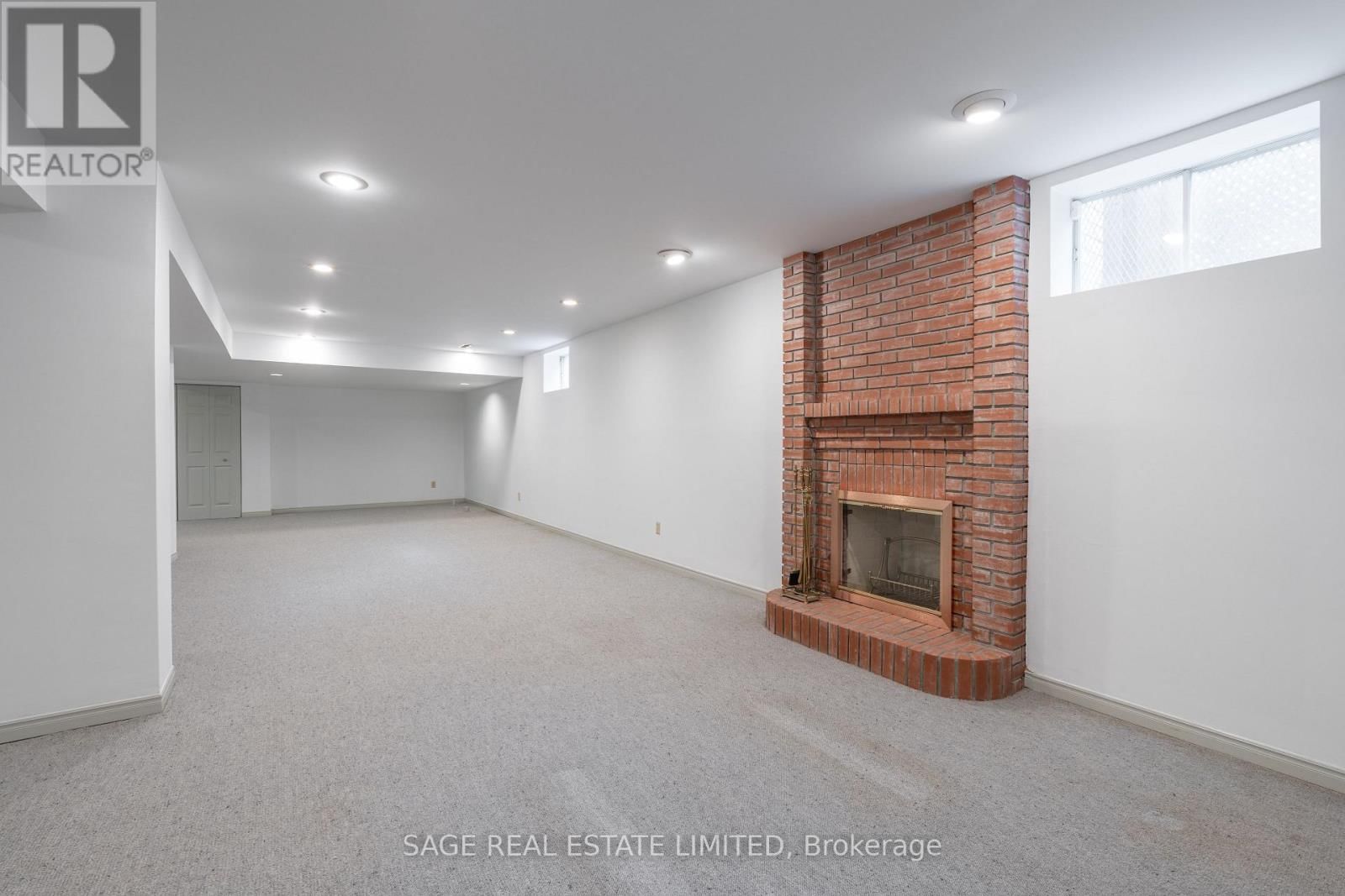 172 BURNHAMTHORPE ROAD Image 46