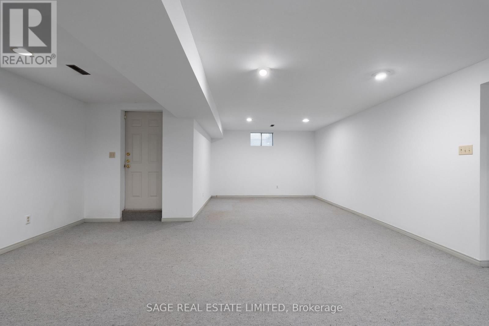 172 BURNHAMTHORPE ROAD Image 48