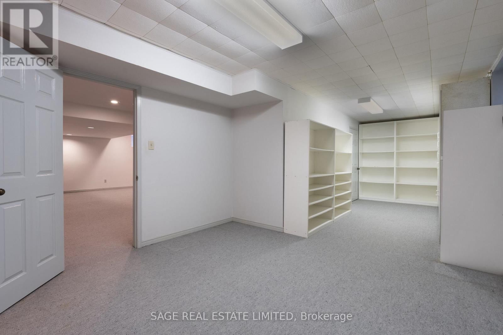 172 BURNHAMTHORPE ROAD Image 49