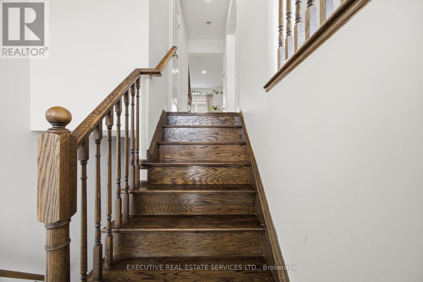 101 MCCLEAVE CRESCENT Image 10