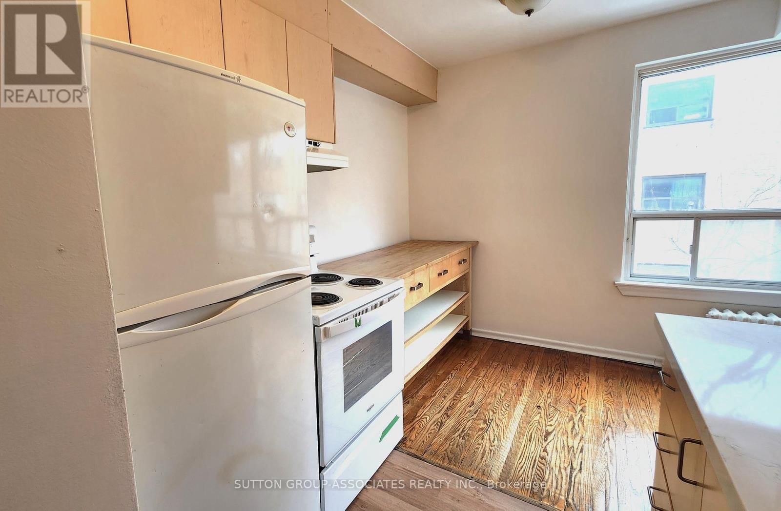 304 - 1 GREENBROOK DRIVE Image 3