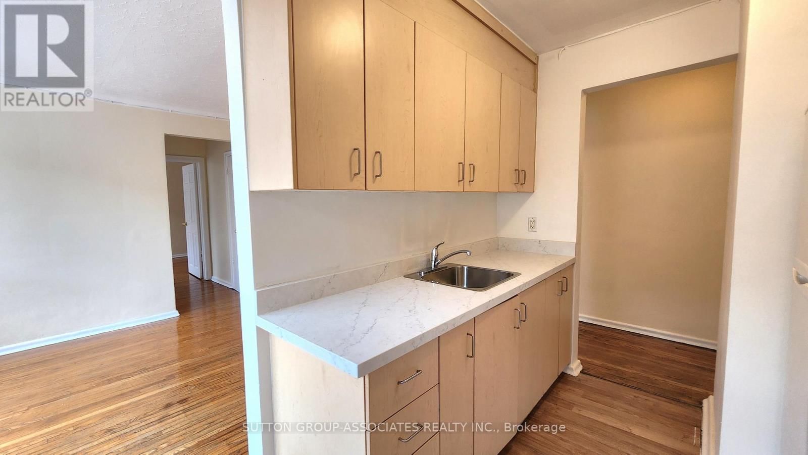 304 - 1 GREENBROOK DRIVE Image 4