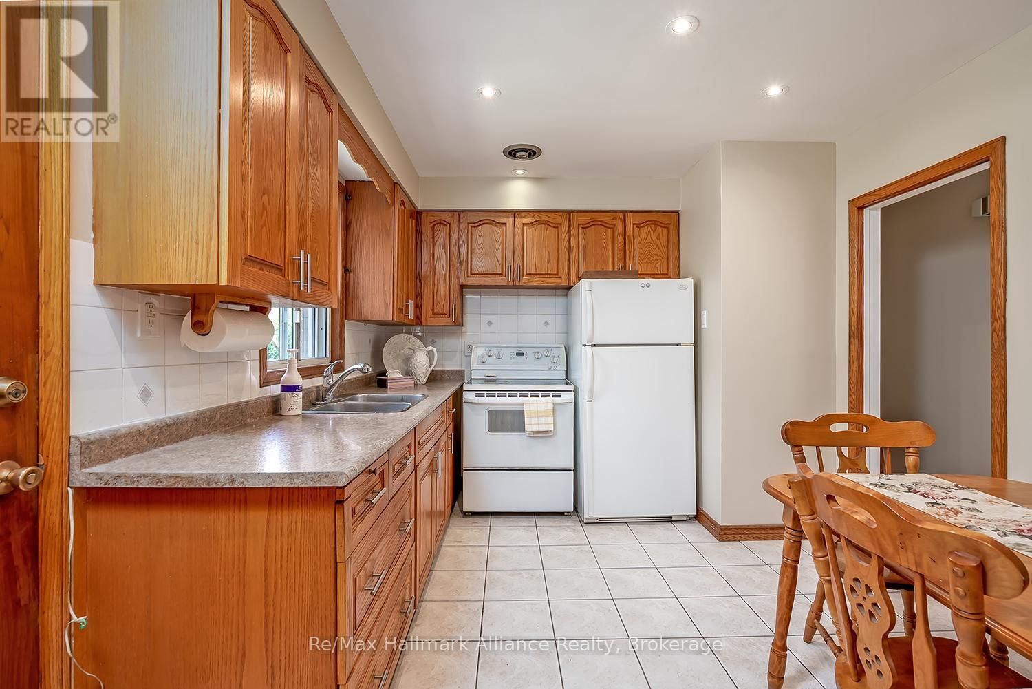 543 PINEGROVE ROAD Image 12