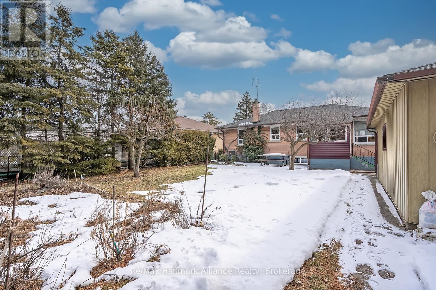 543 PINEGROVE ROAD Image 32