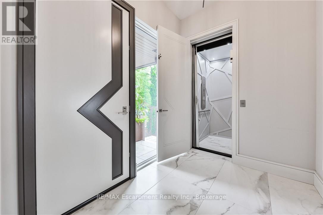 2250 CHANCERY LANE WEST Image 17