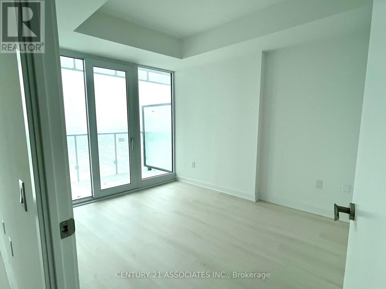 2106 - 3900 CONFEDERATION PARKWAY WEST Image 5