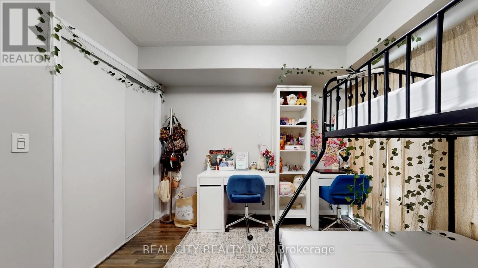 511 - 142 WIDDICOMBE HILL BOULEVARD Image 17