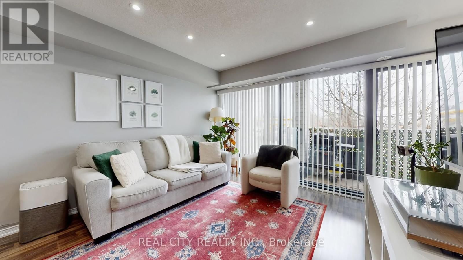 511 - 142 WIDDICOMBE HILL BOULEVARD Image 2