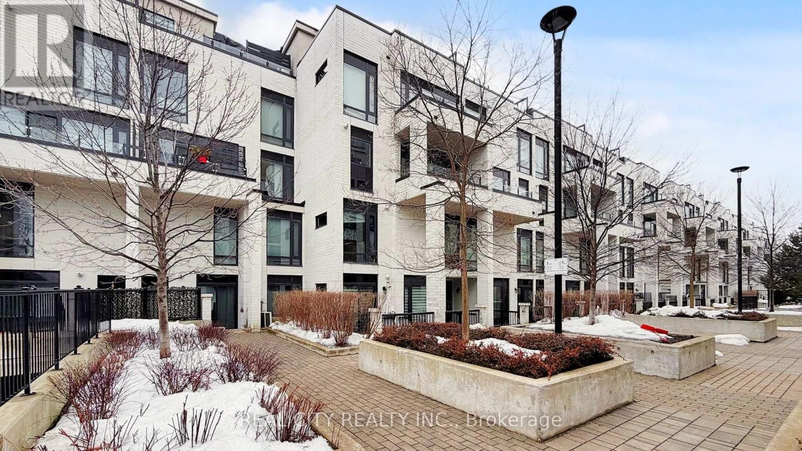 511 - 142 WIDDICOMBE HILL BOULEVARD Image 22