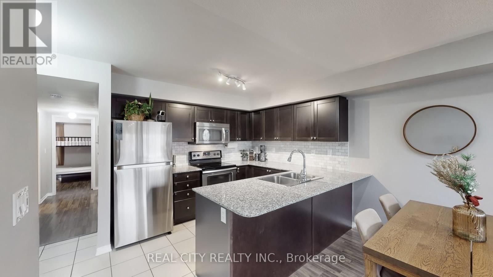 511 - 142 WIDDICOMBE HILL BOULEVARD Image 8