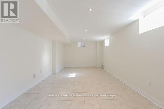 Lower unit - 128 WATSONBROOK DRIVE Image 7