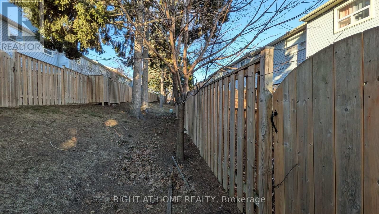 53 - 1055 SHAWNMARR ROAD Image 27