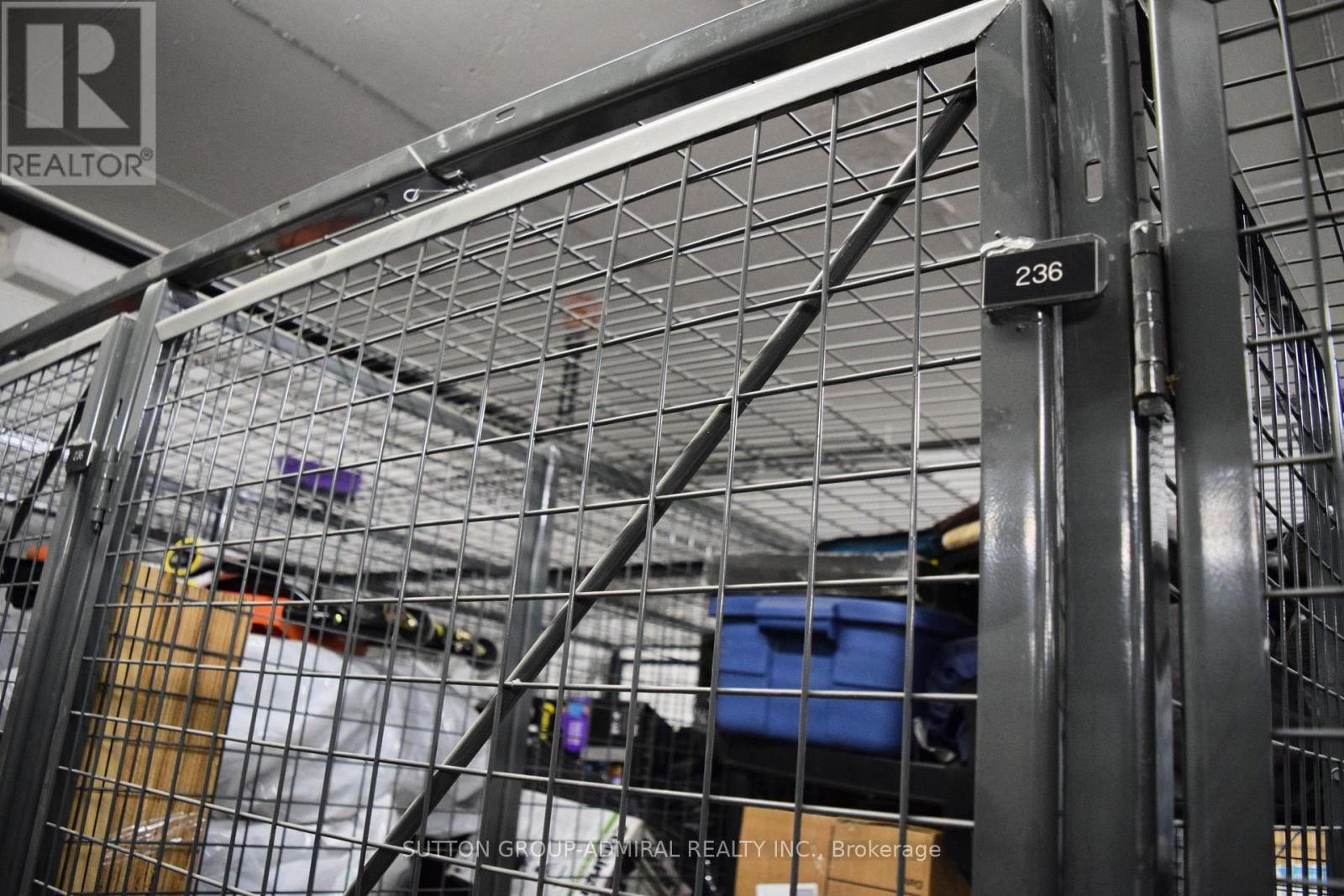 #402 - 160 FLEMINGTON ROAD Image 33