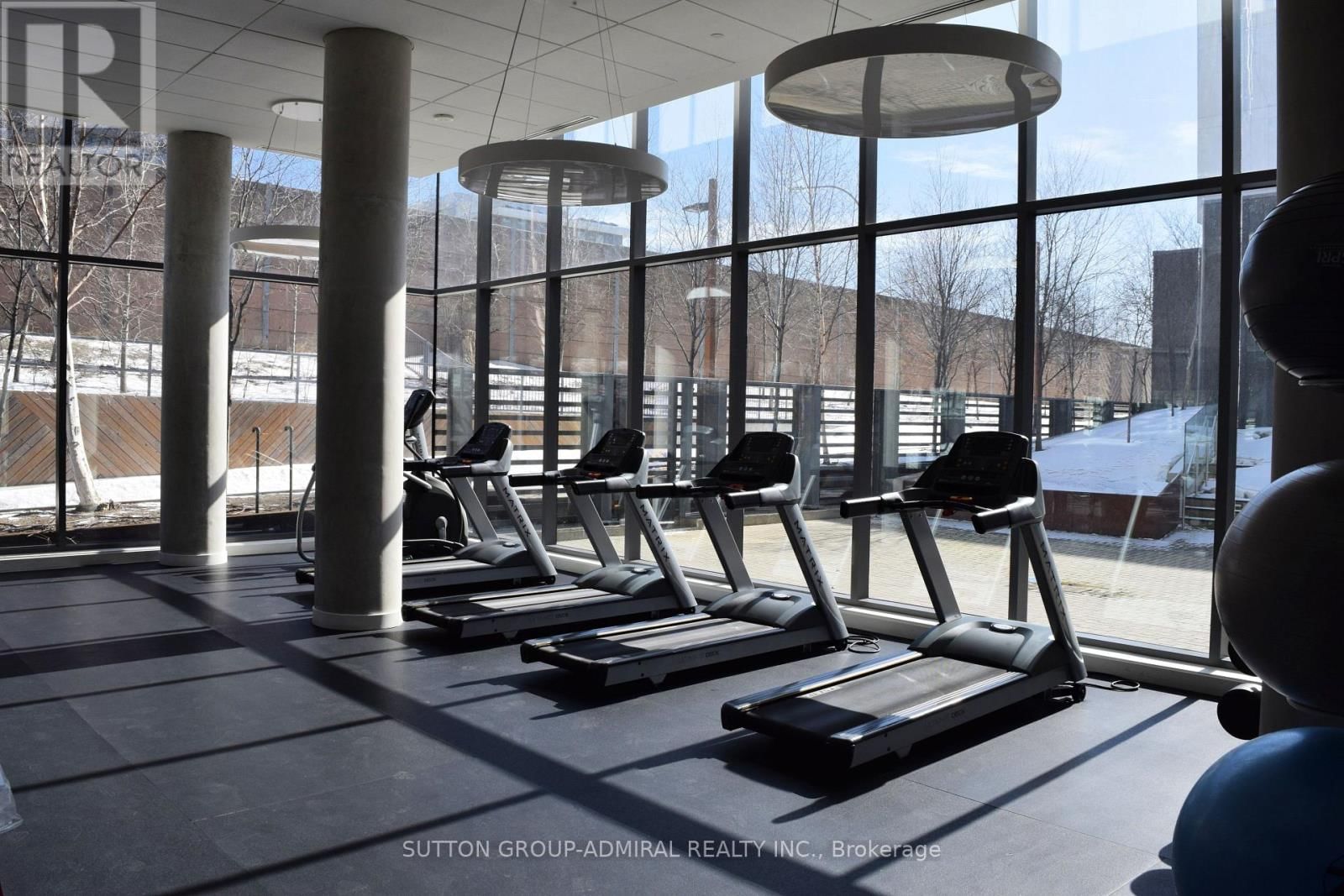 #402 - 160 FLEMINGTON ROAD Image 41