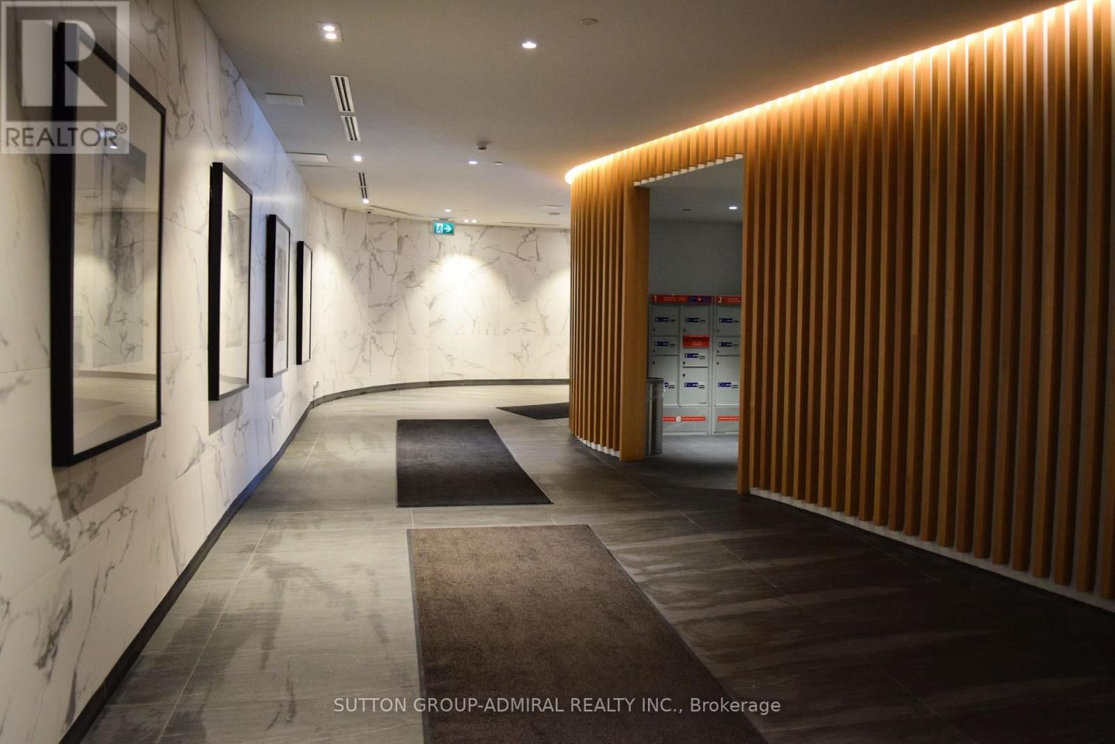 #402 - 160 FLEMINGTON ROAD Image 6