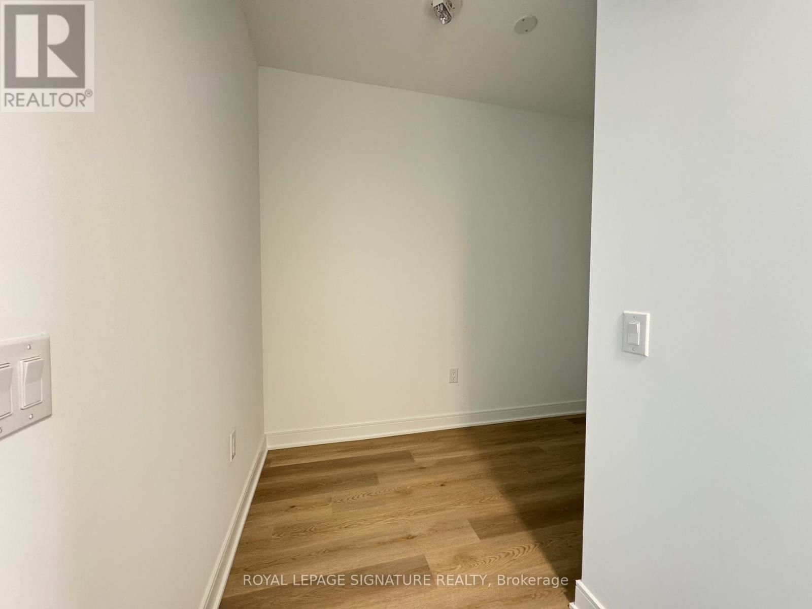 623 - 86 DUNDAS STREET EAST Image 2