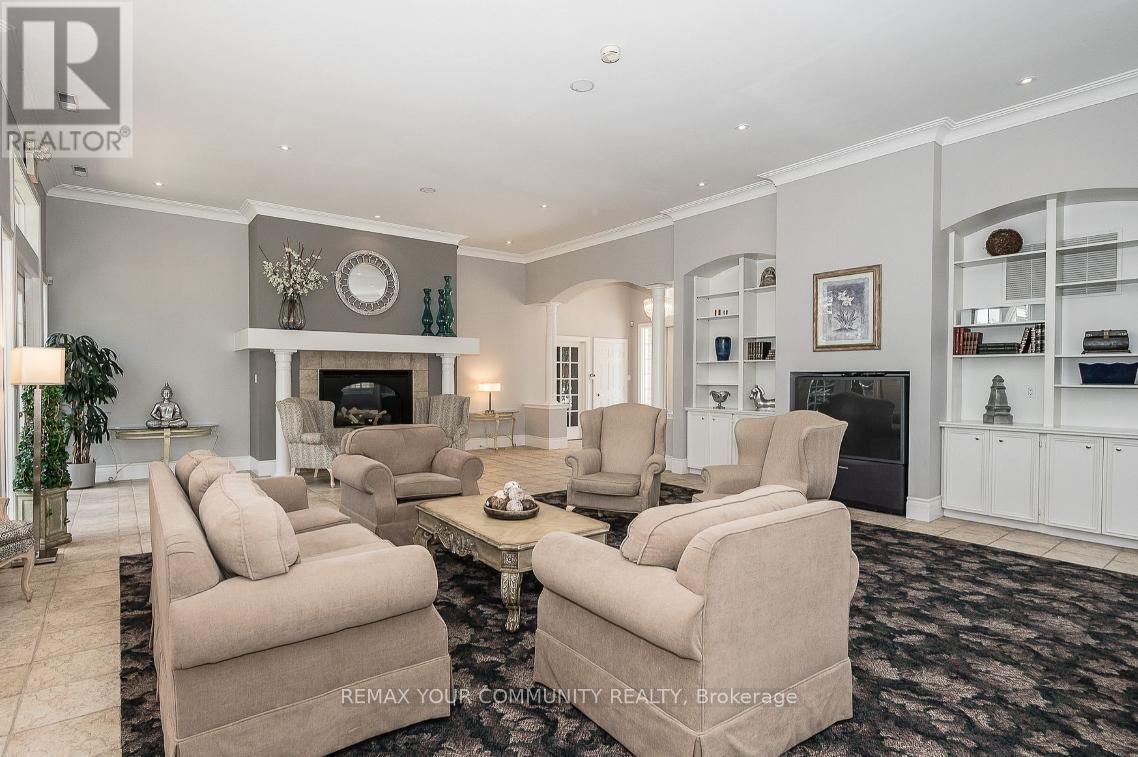 210 - 1800 WALKER'S LINE Image 21