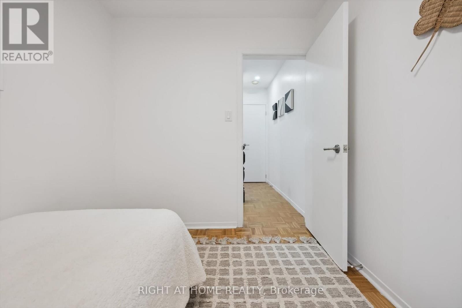 1 AUBURN AVENUE Image 19