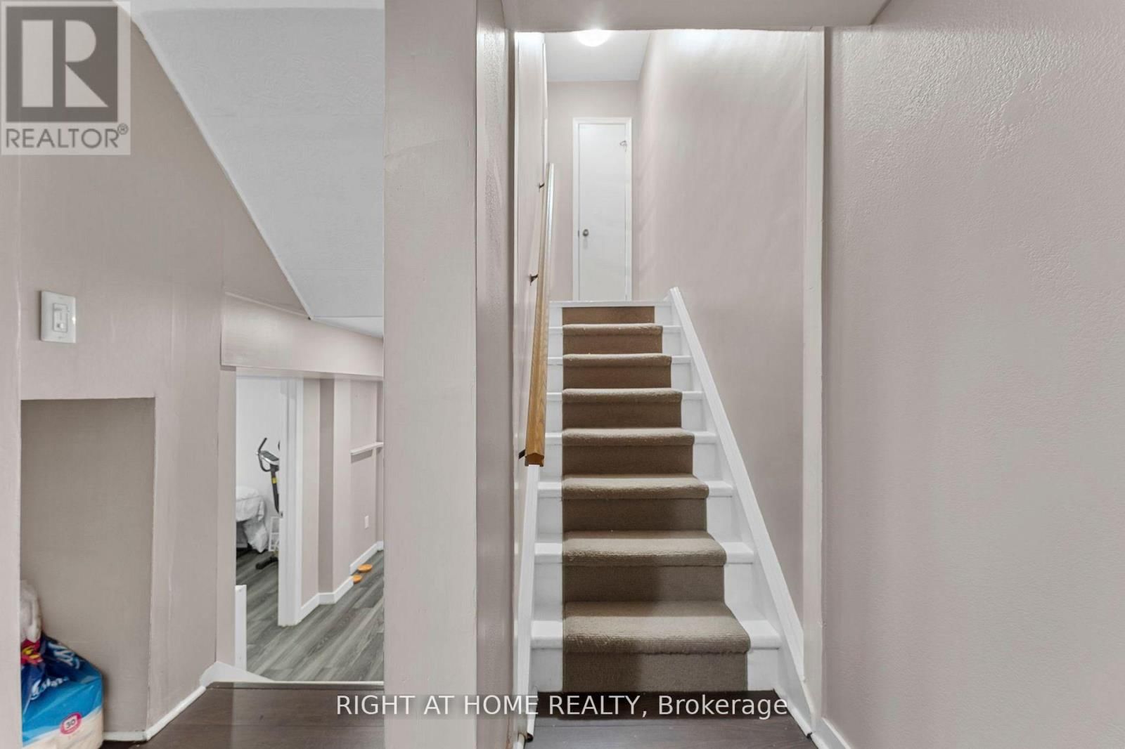 19 DUNSANY CRESCENT Image 26