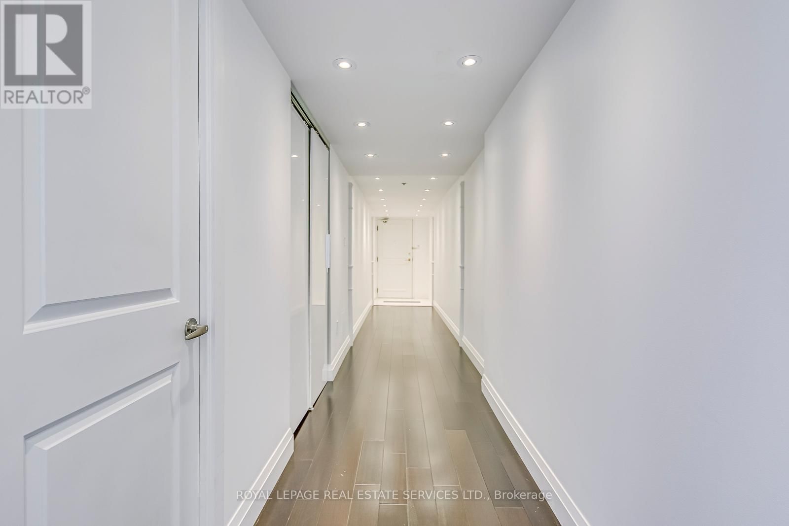 1607 - 2045 LAKE SHORE BOULEVARD WEST Image 16