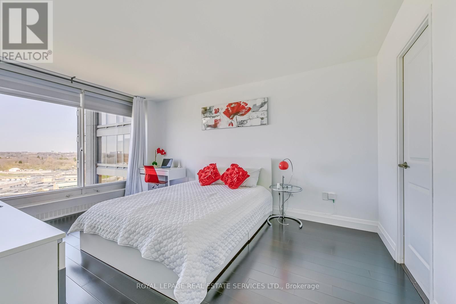 1607 - 2045 LAKE SHORE BOULEVARD WEST Image 17