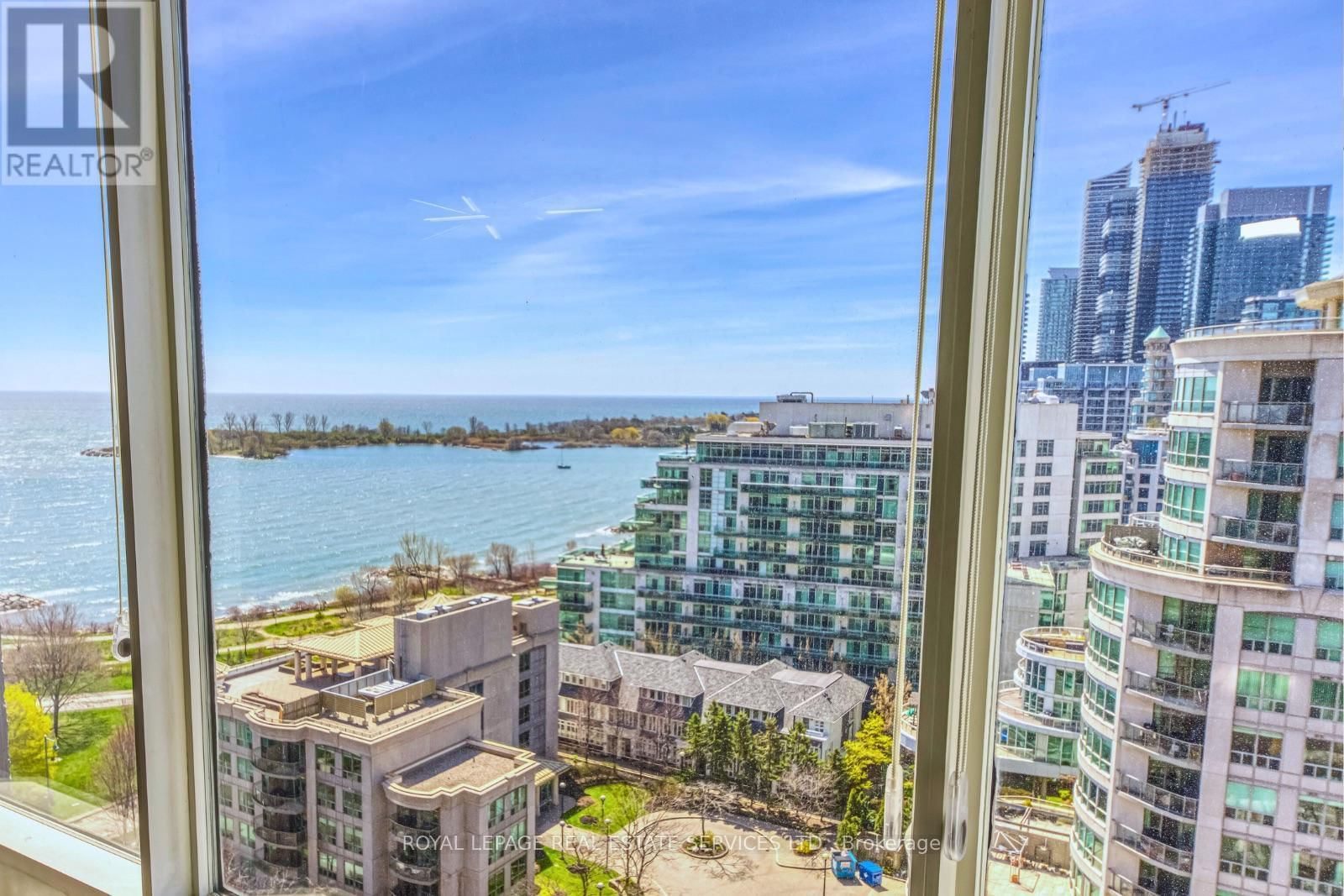 1607 - 2045 LAKE SHORE BOULEVARD WEST Image 2