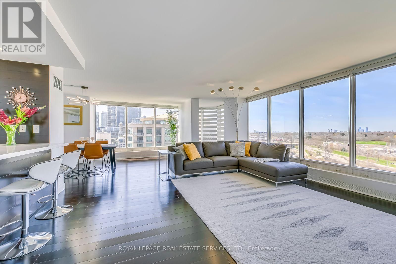 1607 - 2045 LAKE SHORE BOULEVARD WEST Image 3