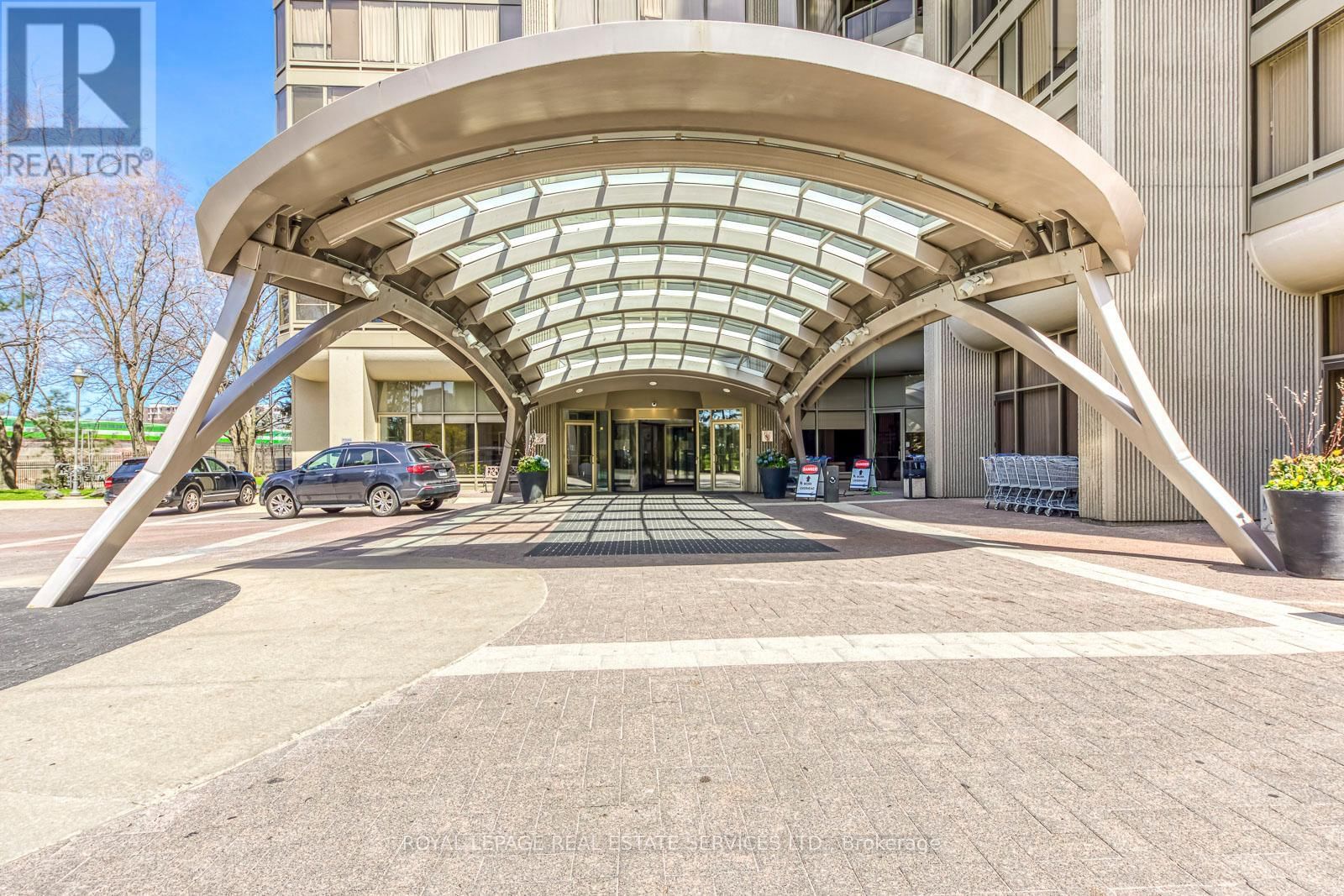 1607 - 2045 LAKE SHORE BOULEVARD WEST Image 44