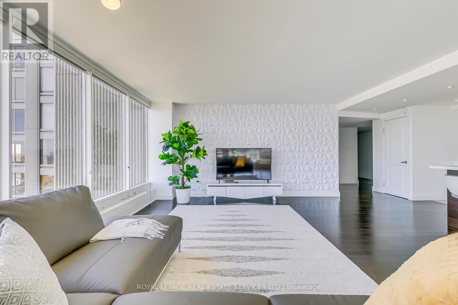 1607 - 2045 LAKE SHORE BOULEVARD WEST Image 5