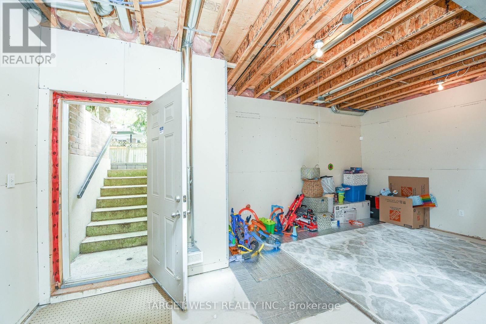 87 PARK STREET WEST Image 40