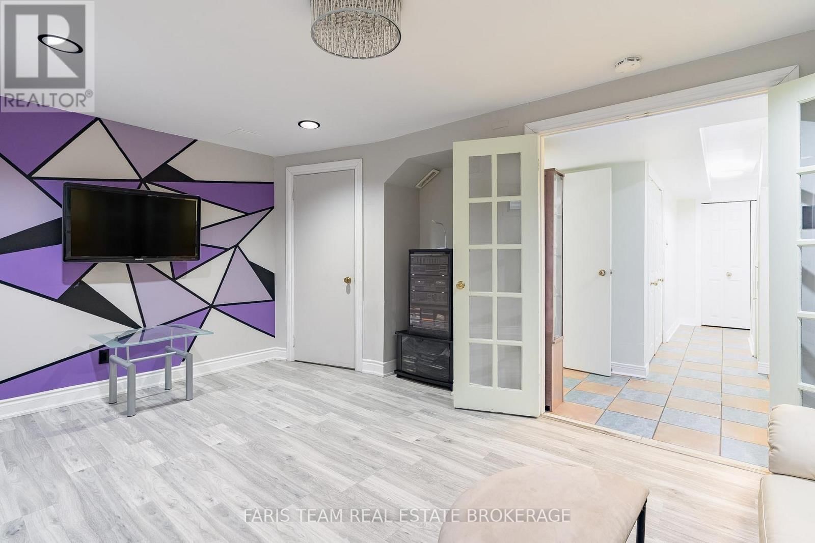 18 - 2075 ASTA DRIVE Image 27