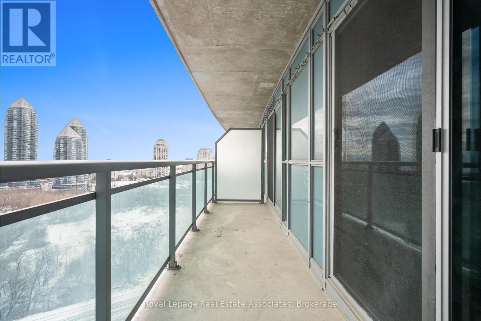 1601 - 155 LEGION ROAD NORTH Image 18