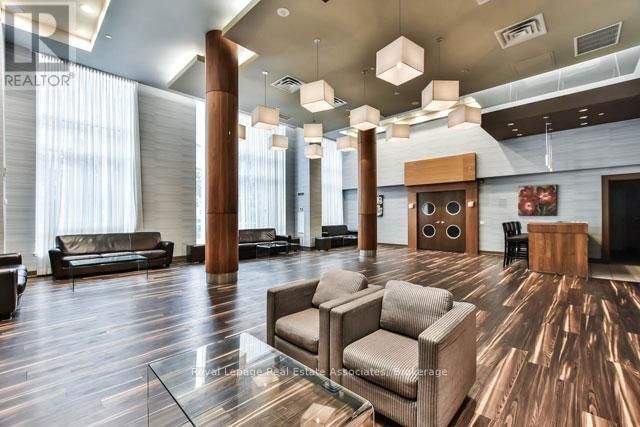 1601 - 155 LEGION ROAD NORTH Image 24