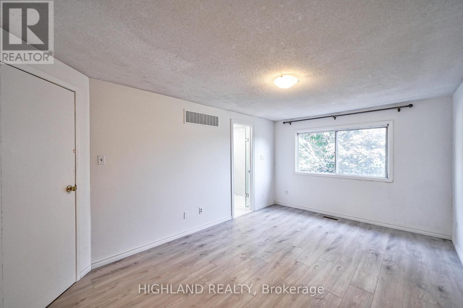 6455 TISLER CRESCENT Image 23