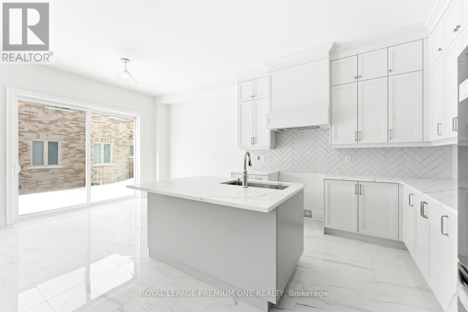 8 RASPBERRY RIDGE AVENUE Image 15