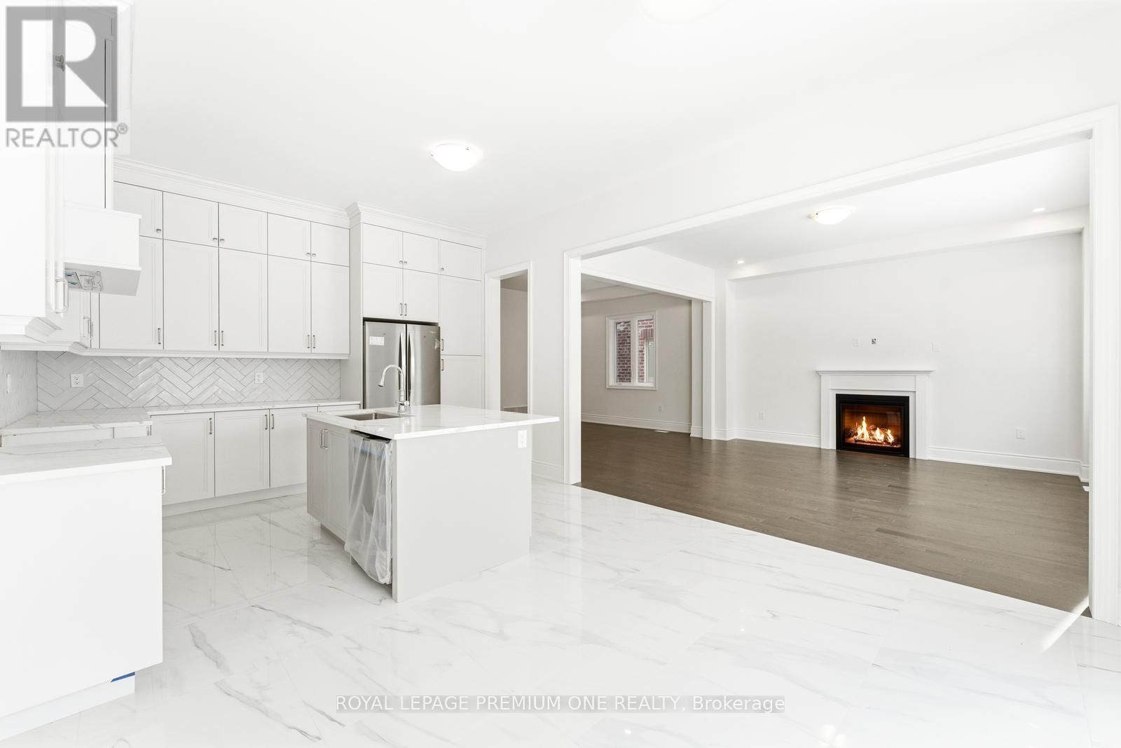 8 RASPBERRY RIDGE AVENUE Image 18