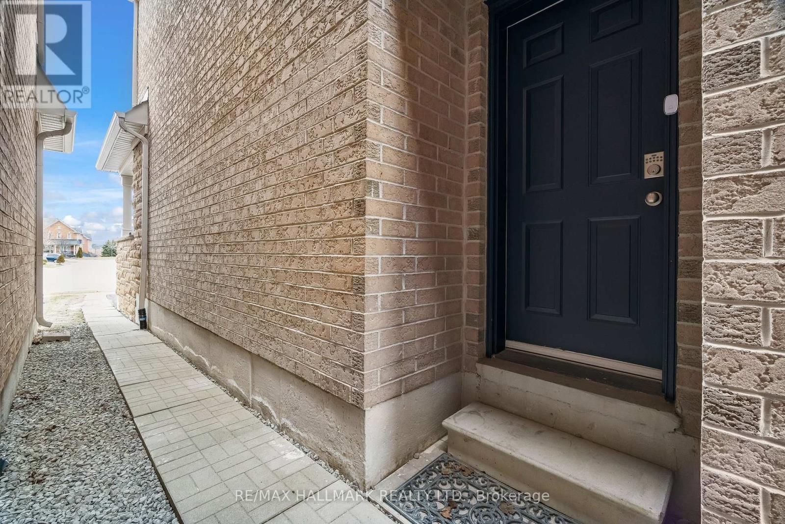 12 HADFIELD CIRCLE Image 2