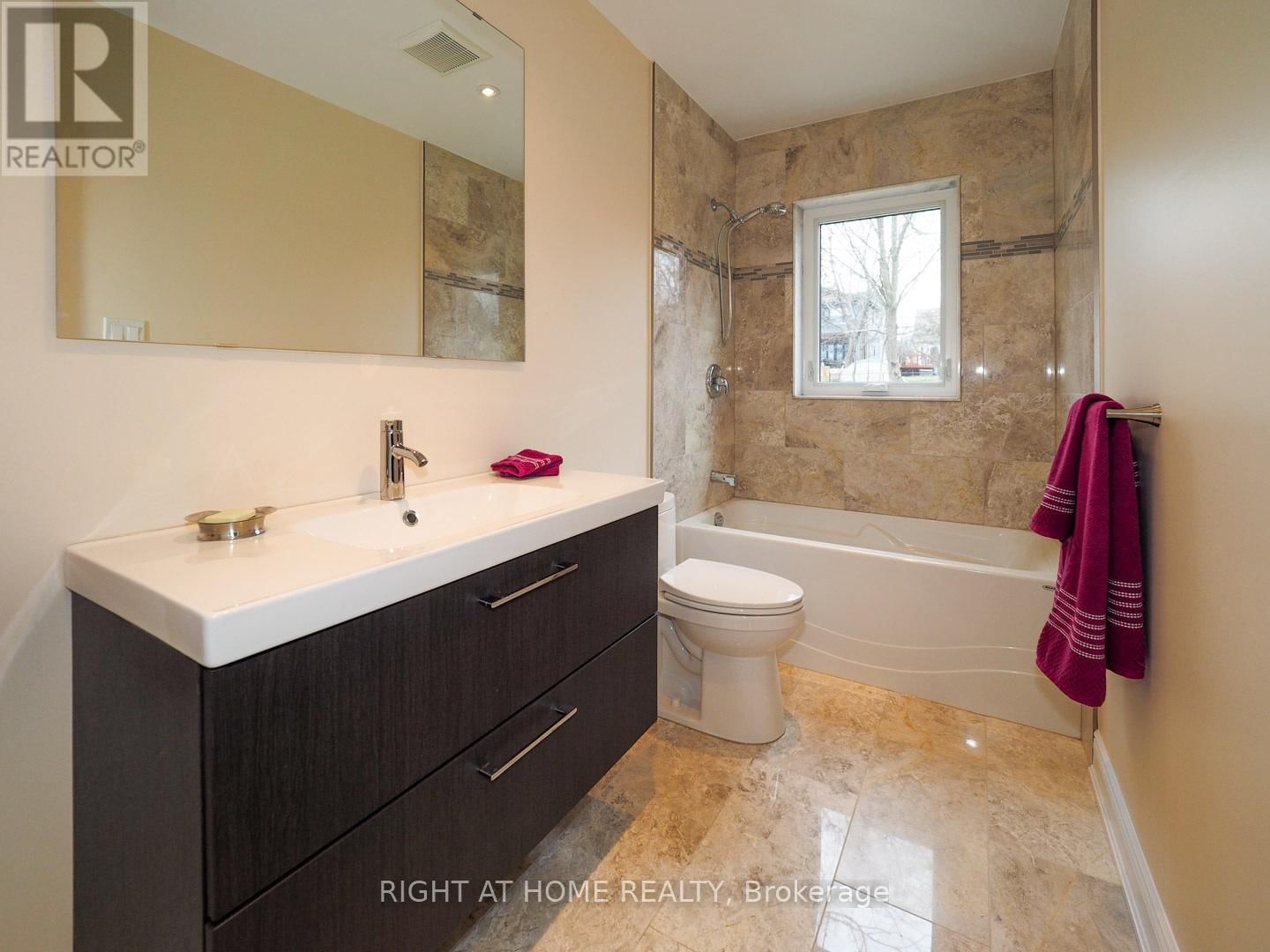 230 MARTIN GROVE ROAD Image 11