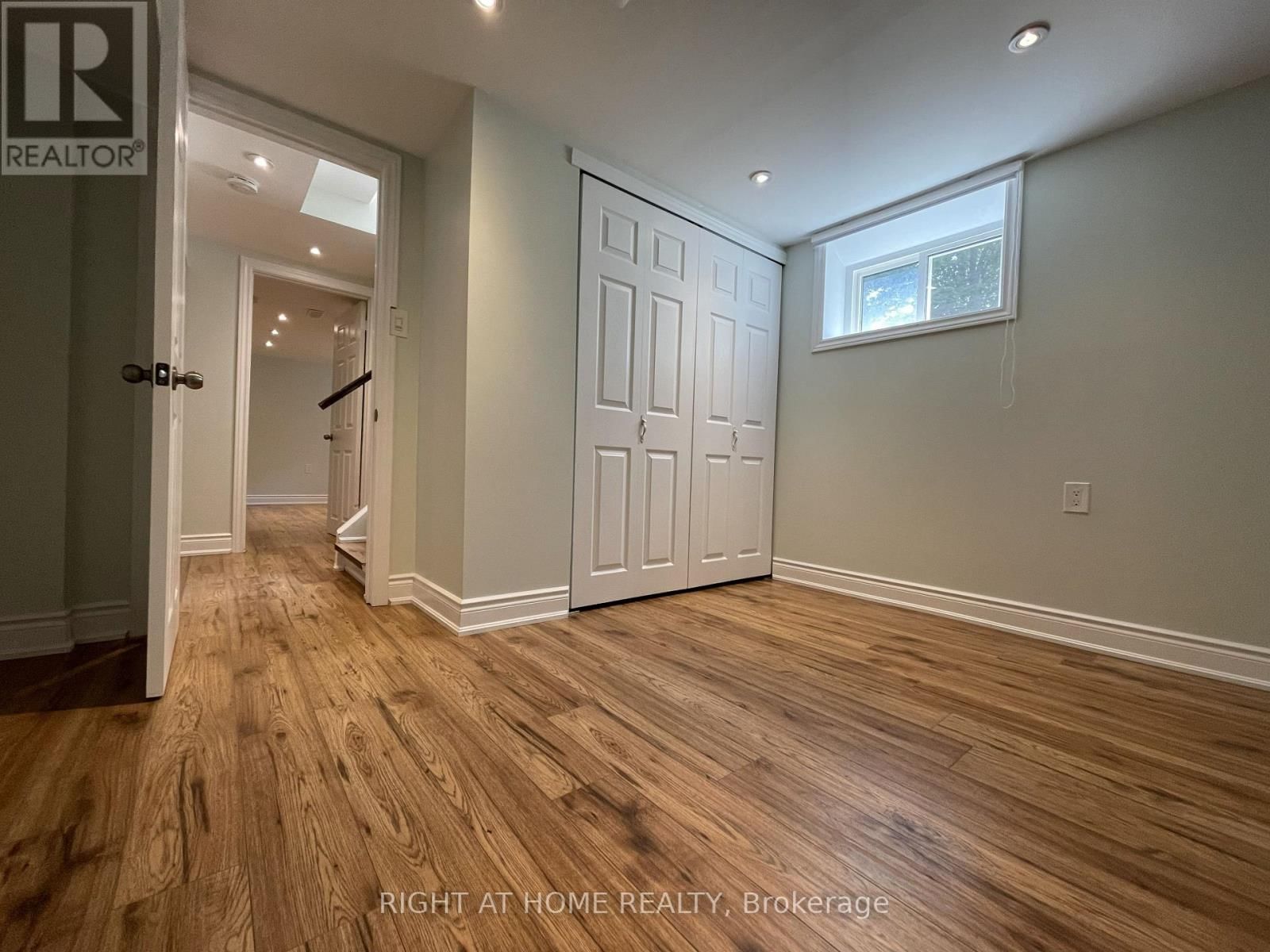 230 MARTIN GROVE ROAD Image 18