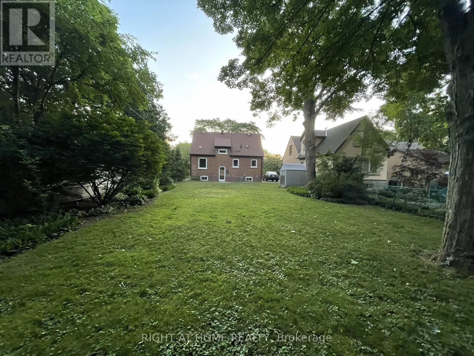 230 MARTIN GROVE ROAD Image 2