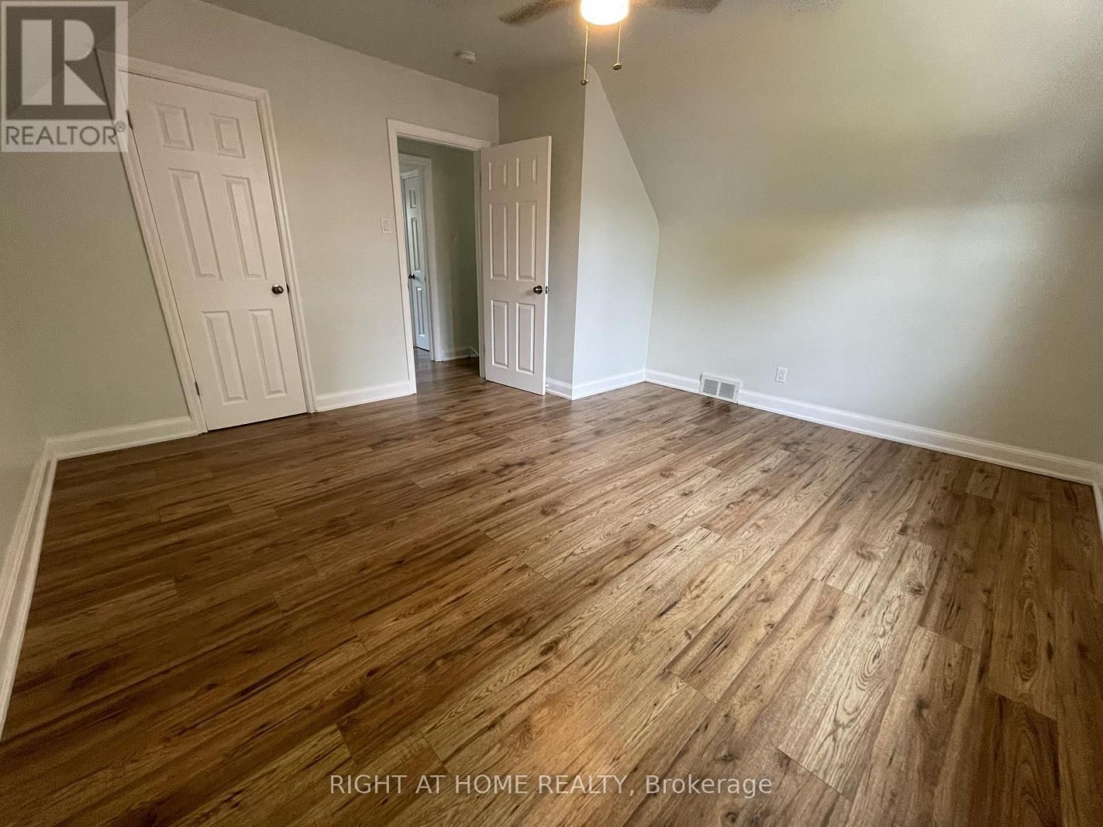 230 MARTIN GROVE ROAD Image 21