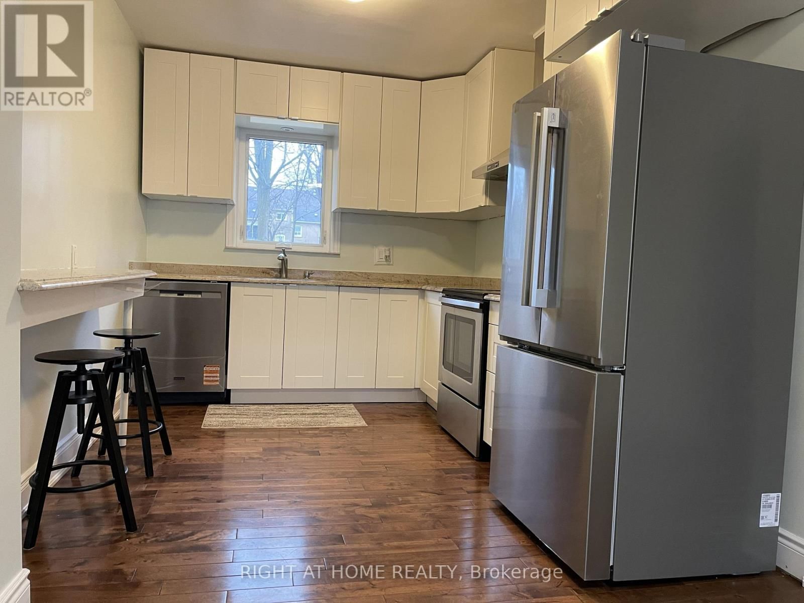 230 MARTIN GROVE ROAD Image 5