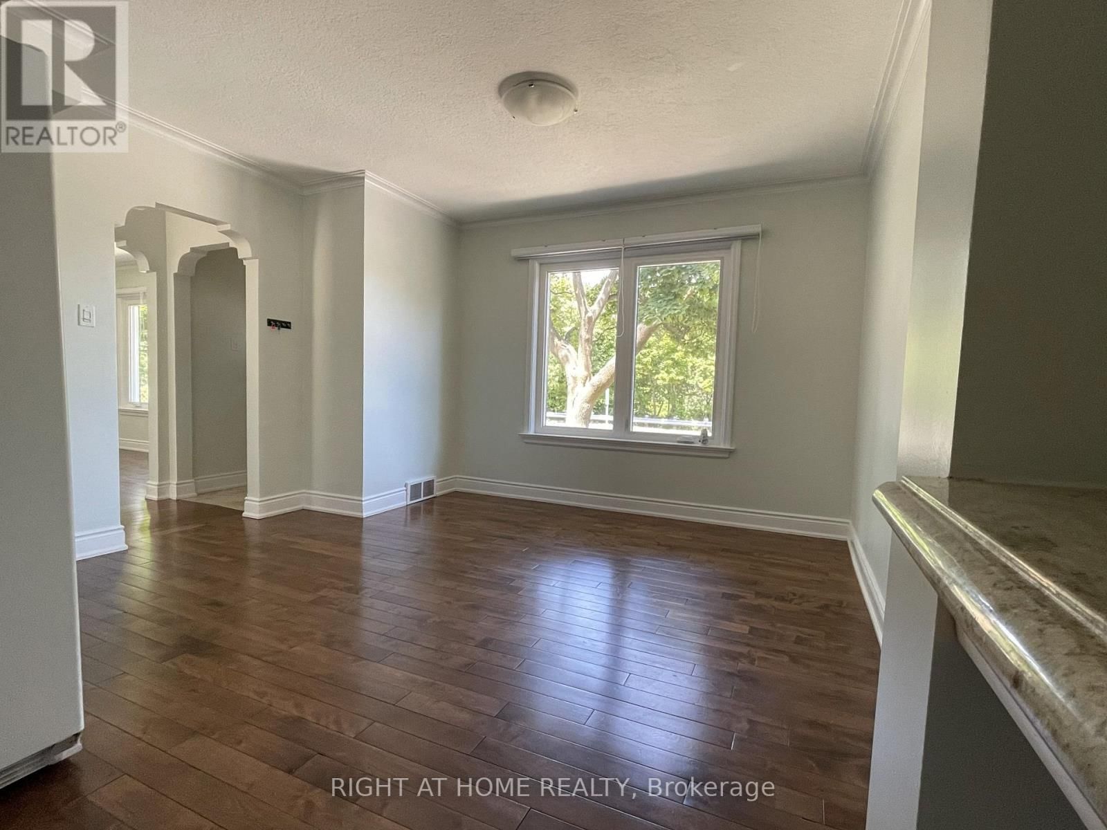 230 MARTIN GROVE ROAD Image 6