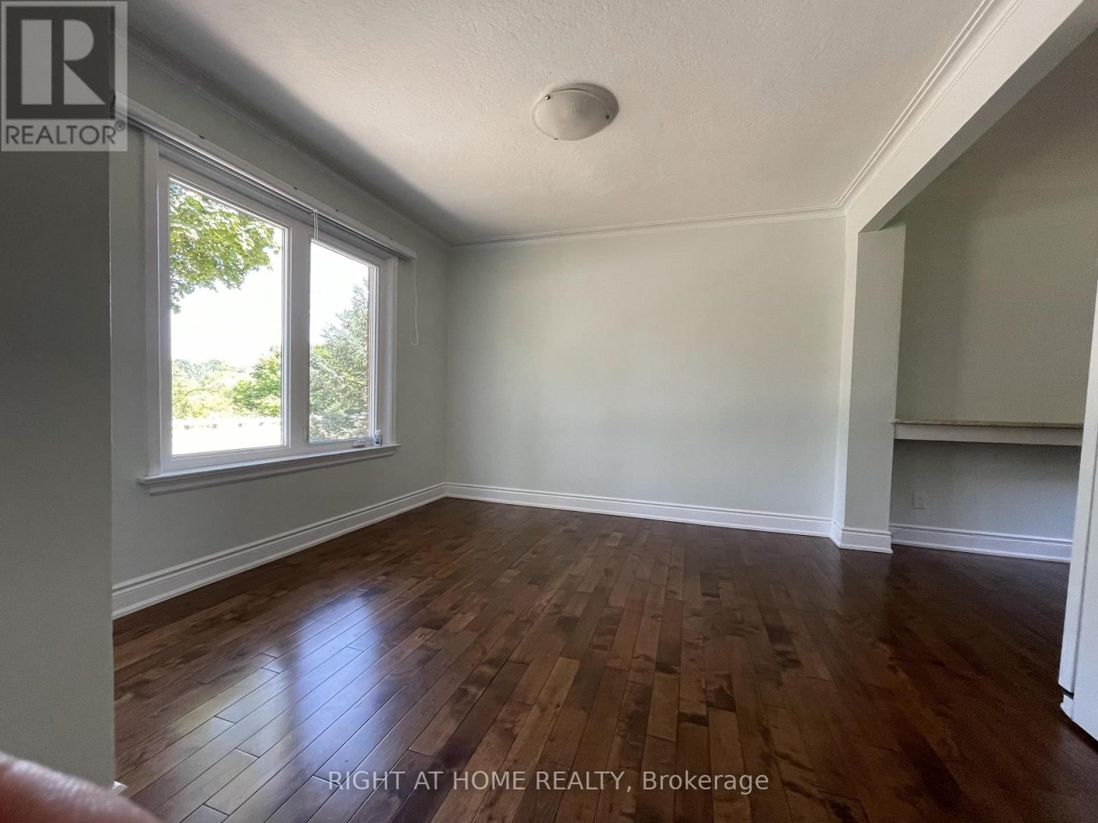 230 MARTIN GROVE ROAD Image 7