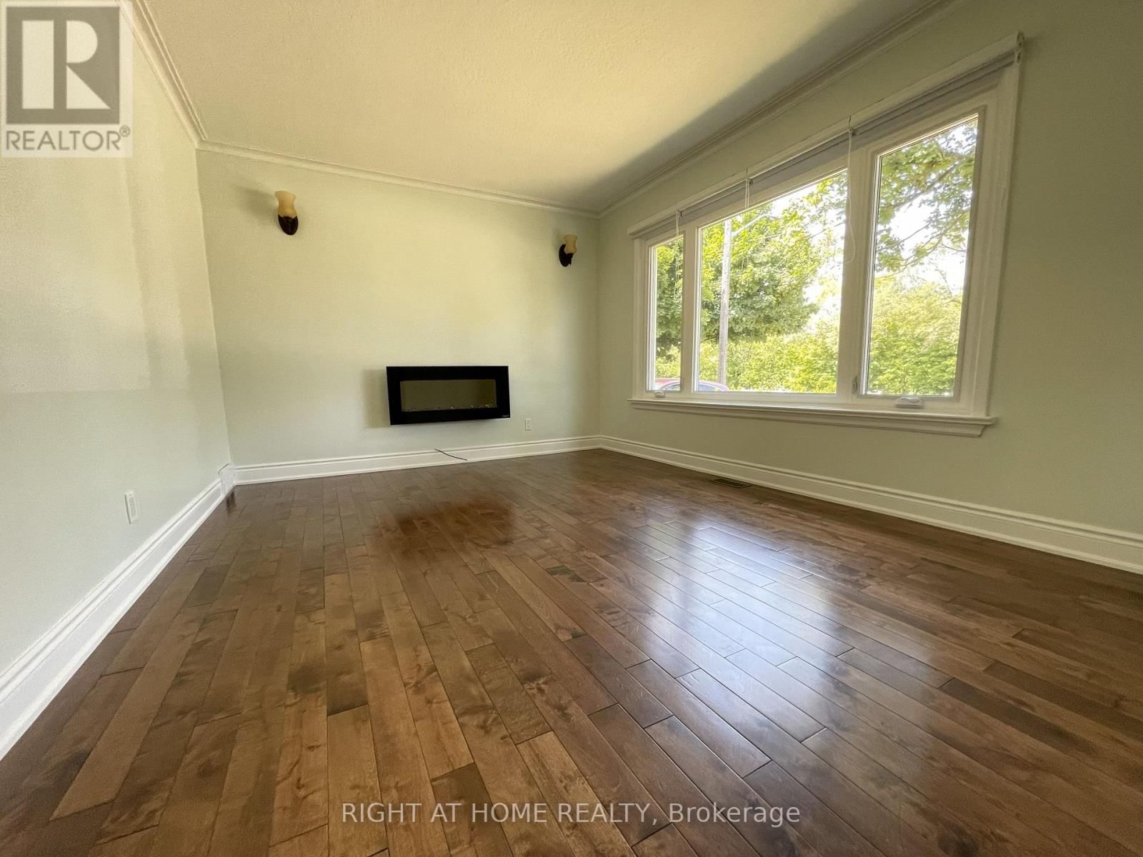 230 MARTIN GROVE ROAD Image 9