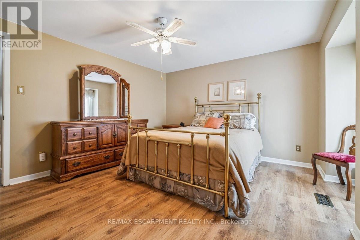 72 - 3025 GLENCREST ROAD Image 23