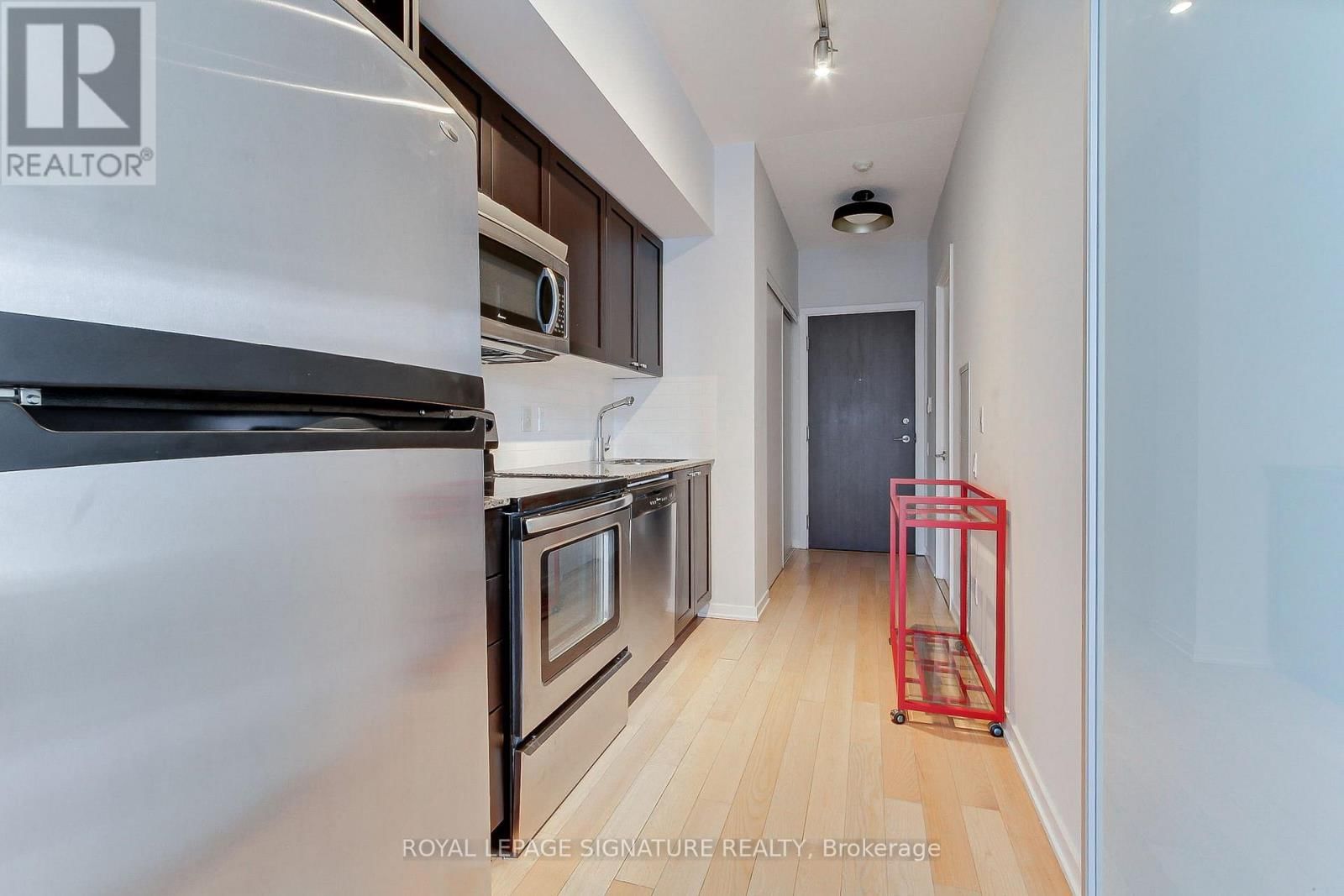 1511 - 103 THE QUEENSWAY Image 10