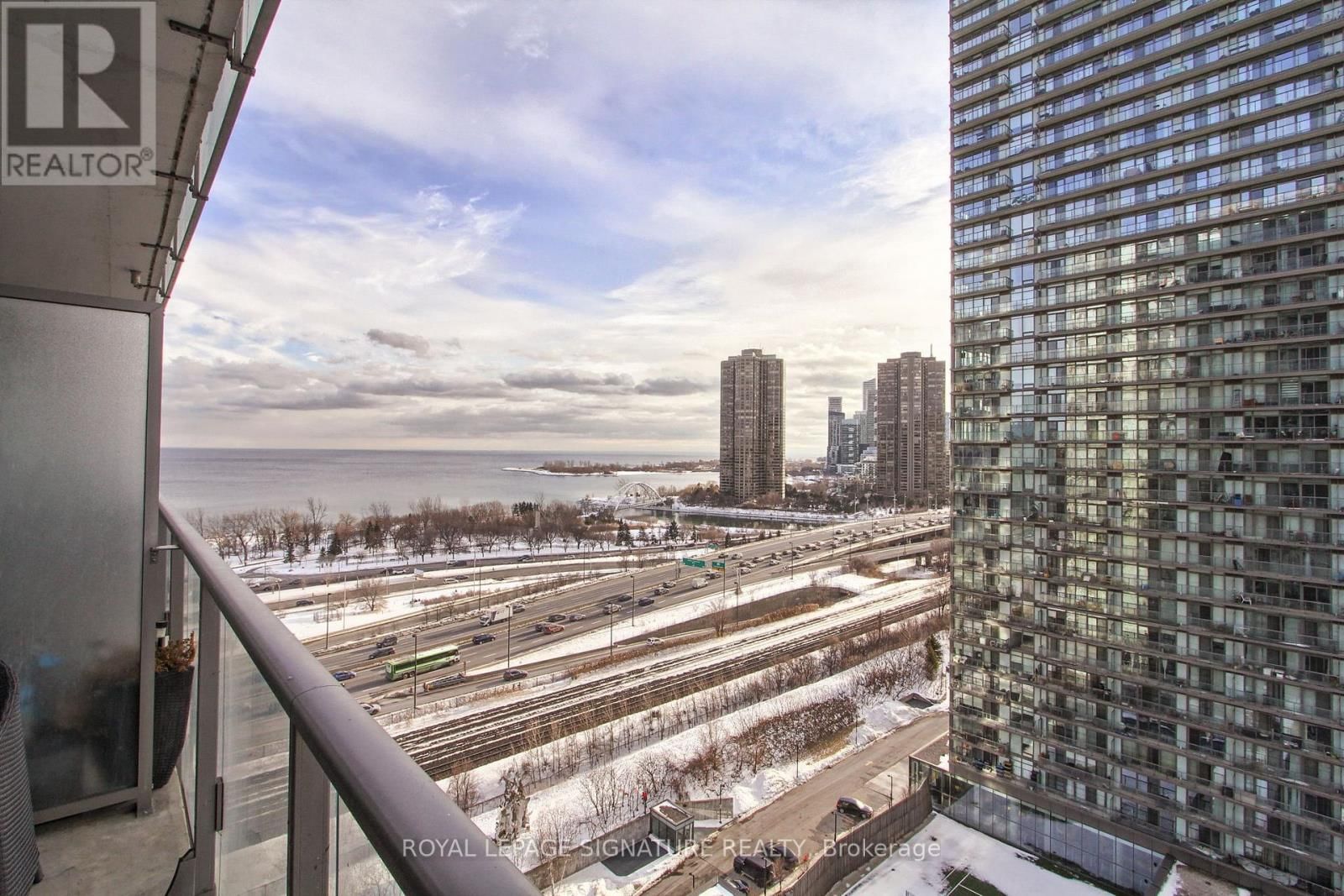 1511 - 103 THE QUEENSWAY Image 36